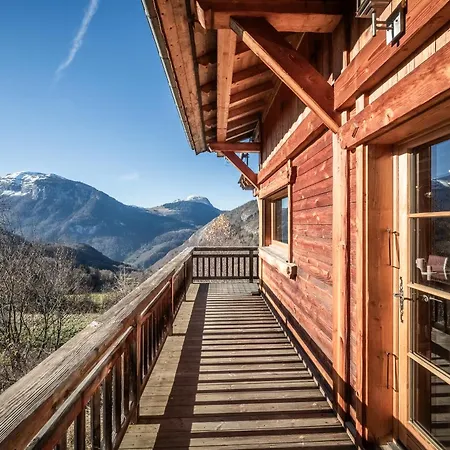 La Cabane, Carroz D - By Emerald