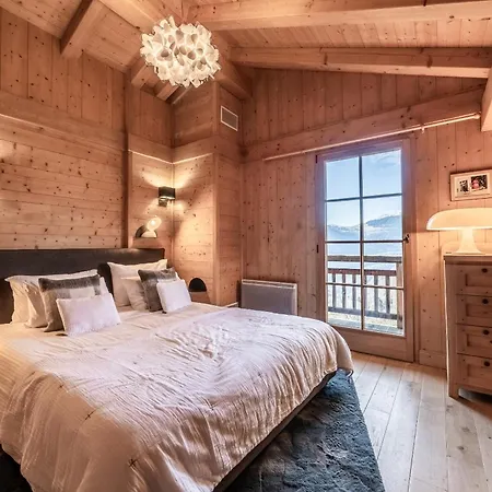 La Cabane, Carroz D - By Emerald Arâches