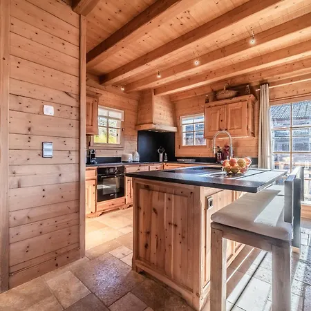 La Cabane, Carroz D - By Emerald Arâches